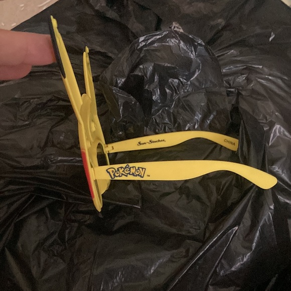 Sunstaches Yellow Pokémon Pikachu Sunglasses - Picture 4 of 5